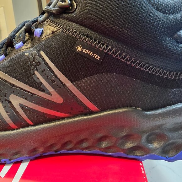 New Balance Fresh Foam Garo Midcut GORE-TEX Trail Running Black/Blue MENS 10.5 - Picture 2 of 16
